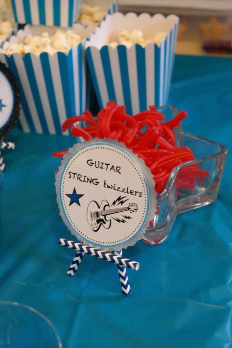 Music Theme Party Food, Rockstar Party Ideas For Adults, Rock N Roll Candy Bar, Metal Themed Birthday Party, Rock Star Party Food Ideas, Guitar Party Ideas, Metallica Themed Birthday Party, Guitar Birthday Party, Concert Birthday Party