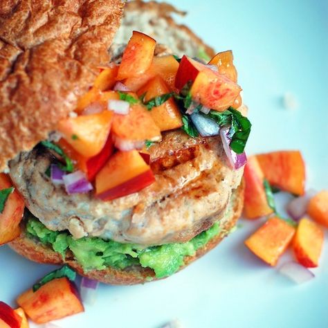 Chipotle Turkey Burgers Chipotle Turkey Burger, Pinch Of Yum, Fresh Fruit Recipes, Turkey Burger Recipes, Healthy Carbs, Turkey Burger, Sandwiches For Lunch, Cooking Guide, Turkey Burgers