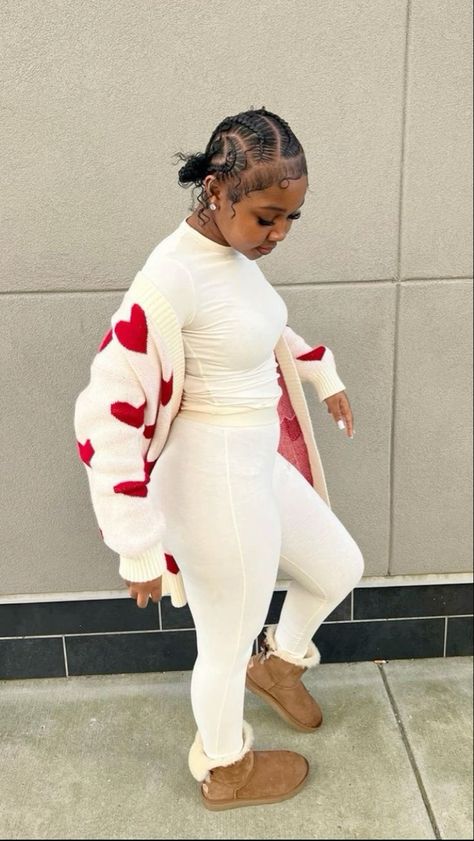 Creme Leggings Outfit, Valentine's Day Outfit Black Women, Winter Chill Outfits, Winter Outfits Black Women, Cute Chill Outfits, Fashion Fails, Stylish Summer Outfits, Chill Fits, Cute Lazy Outfits