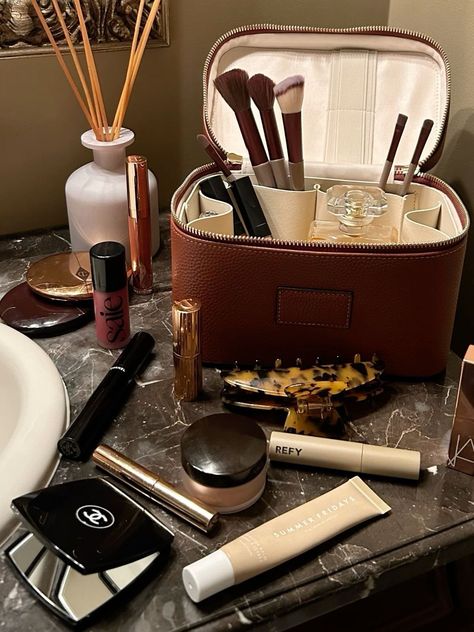 Colin Fitzgerald, Summer Di Laurentis, Briar U Series, In My Makeup Bag, Summer Friday, My Makeup Bag, Body Hygiene, Chanel Makeup, The Chase