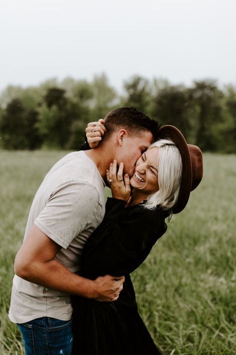 The cutest married couple! Had so much fun shooting this husband and wife duo. Their dreamy, mountain, outdoor session was one of my favorite photography shoots!  #livelovely #pursuepretty #wildlove #elopementlove #couplephotography #engagementphotographer Portret Feminin, Outdoor Couple, Romantic Photos Couples, Pose Fotografi, Shotting Photo, Engagement Photo Poses, Romantic Photos, Couple Photoshoot Poses, Photo Poses For Couples