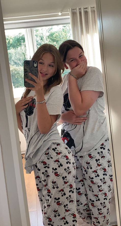 bestiegoals Pjs Outfits Matching, Matching Pjs Sleepover, Primark Pjs Pyjama Sets, Bestie Matching Pjs, Bsf Matching Pjs, Cute Matching Pjs Friends, Matching Pajamas For Friends, Cute Matching Pjs For Best Friends, Matching Pjs With Bestie