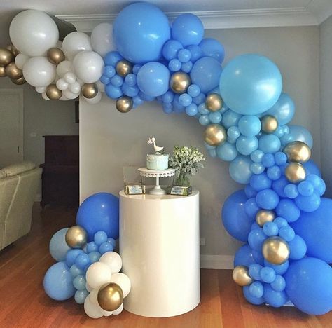 Organic balloon Organic Balloon Arch, Balloon Arch Diy, Baby Shower Balloon Arch, Carousel Birthday, Deco Ballon, בר מצווה, Balloon Columns, Balloon Wall, Blue Baby Shower