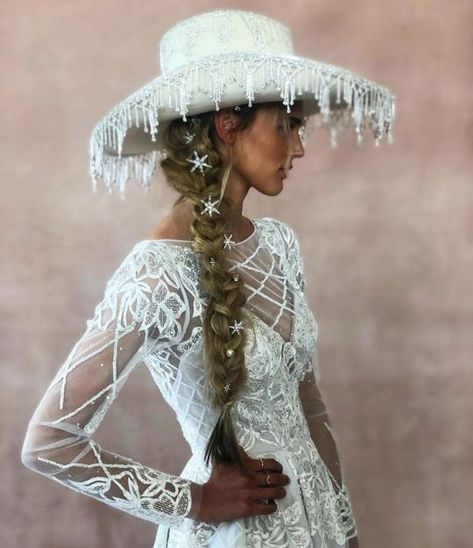 Cosmic Cowgirl, Cowgirl Bride, Cowgirl Wedding, Funky Hats, Cowgirl Outfit, Cowboy Wedding, Wedding Bridal Veils, Kleinfeld Bridal, Hayley Paige