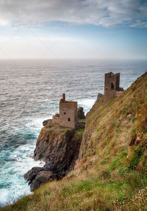 Cornwall Aesthetic, Coastal Photos, Cornwall Castle, Cornish Tin Mines, Camping Cornwall, Cornwall Coast, Cornwall Beaches, Mining Industry, Horse Guards