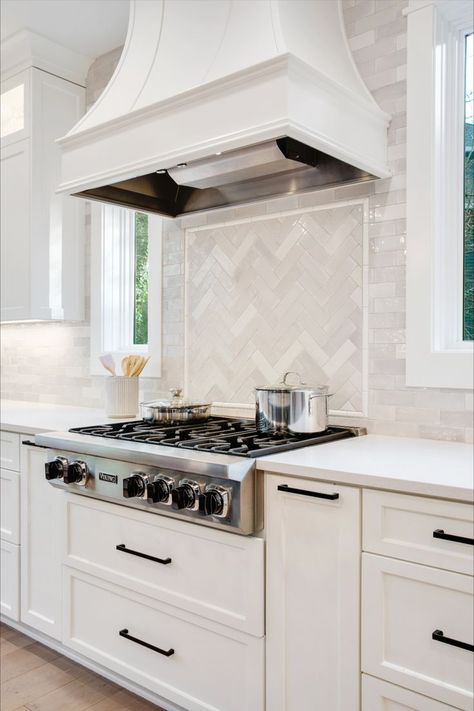 Kitchen Remodel With Peninsula, Cabinets Wallpaper, Herringbone Kitchen Backsplash, Kitchen With Peninsula, Herringbone Kitchen, Cabinet Cabinet, White Kitchen Backsplash, Modern Kitchen Remodel, Herringbone Backsplash