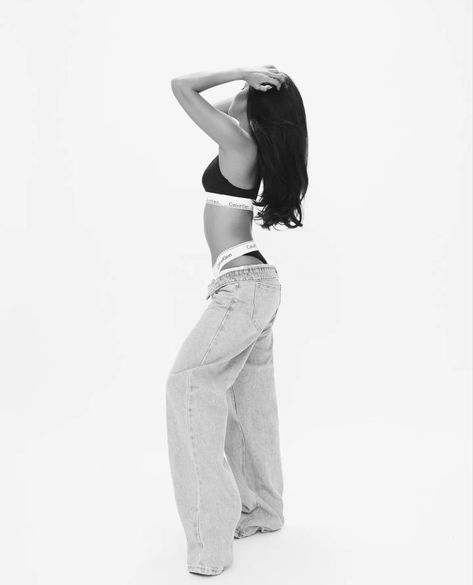 Black And White Indoor Photoshoot, Calvin Klein Inspired Photoshoot, Effortless Photoshoot, Calvin Photoshoot, Kelvin Klein Women, Calvin Klein Photoshoot Ideas, Feminine Photoshoot, Indoor Photoshoot Ideas, Calvin Klein Shoot