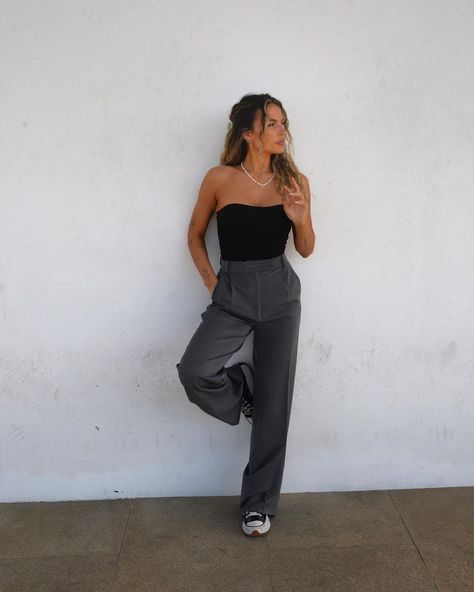 Converse Hike, 2024 Outfits, Grey Pants, Basic Outfits, Spring 2024, Mode Inspiration, Spring Summer Outfits, Fashion Inspo Outfits, Spring Outfits