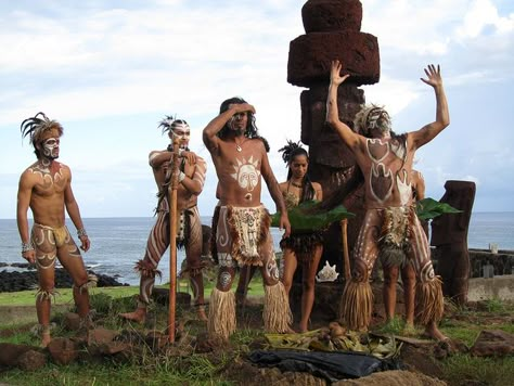 Rapa Nui - Isla de Pascua - Easter Island | Flickr: Intercambio de fotos Polynesian People, Polynesian Men, Polynesian Islands, Polynesian Culture, Ancient Origins, Easter Island, Remote Island, Indigenous People, Tonga