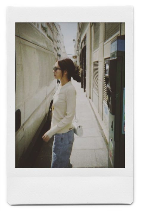 Jennie Kim Film Photo, Jennie Film Photo, Jennie Kim Polaroid, Jennie Film, Jennie Polaroid, Self Portrait Poses, Polaroid Pictures, Instant Photos, Jennie Kim