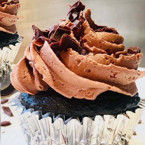 Chocolate Espresso Icing, Espresso Frosting, Espresso Cream Cheese Frosting, Black Cocoa Powder Frosting, Espresso Frosting Recipe, Chocolate Espresso Frosting, Black Cocoa Powder Buttercream, Espresso Buttercream Frosting, Chocolate Espresso Buttercream Icing