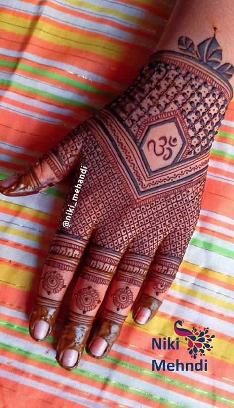 Latest Mehndi Designs Wedding, Mehndi Designs Bridal Hands, Beginner Henna Designs, Mehndi Design Pictures, Simple Mehndi Designs Fingers, Engagement Mehndi Designs, Full Mehndi Designs, Stylish Mehndi Designs, Latest Bridal Mehndi Designs