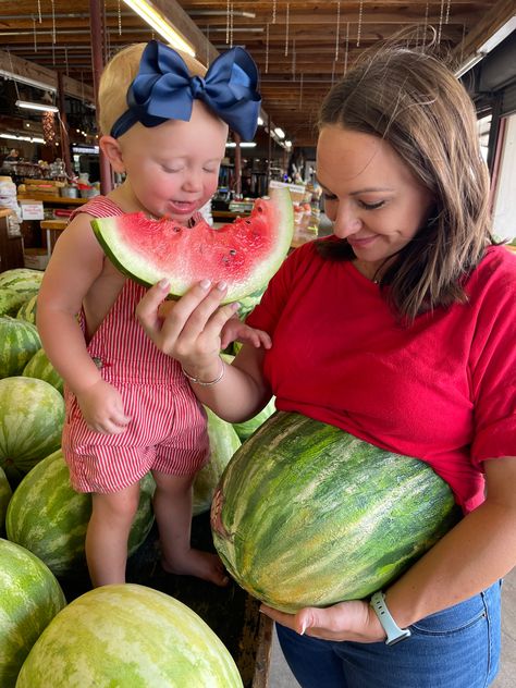 Fun photo shoot of the cutest watermelon shaped baby bump belly Eva Belly, Pregnancy Painting, Belly Paint, Pregnant Belly Painting, Pregnancy Belly, Belly Painting, Pregnant Belly, Baby Ideas, Labor Day