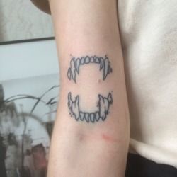 Aesthetic Tattoo Ideas, Diy Tattoo Permanent, Sick Tattoo, Stick N Poke Tattoo, Art Expressions, Stick N Poke, Poke Tattoo, Diy Tattoo, Jewelry Tattoo