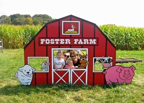 Farm Play, Barnyard Theme, Barnyard Birthday Party, Farm Animal Crafts, Farm Theme Birthday, Farm Animal Party, Farm Animals Birthday Party, Farm Themed Birthday Party, Farm Day