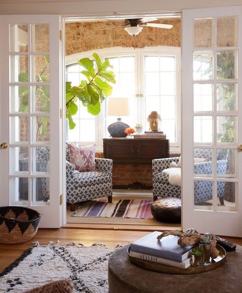 door way into den/study/playroom will let the light into the den space Feminine Apartment, Deco Spa, Sunroom Addition, Sunroom Decorating, Sunroom Designs, Florida Room, Casa Vintage, Room Additions, French Doors Interior