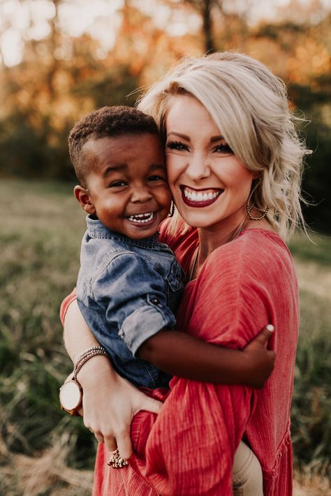 Mom Shares Beauty Of Raising Adopted Children Who Don't "Match." -InspireMore Adoption Photos, Love What Matters, Adoptive Mom, Interracial Family, Moms Goals, Matching Mom, Future Mom, Adopting A Child, Foster Care