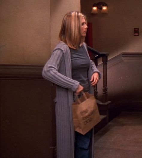 Rachel Green Sweater Outfits, Rachel Green Cardigan Outfit, Rachel Green Grey Dress, Rachel Green Cardigan, Rachel Green Sweater, Rachel Outfits, Green Cardigan Outfit, Outfits With Grey Cardigan, Jennifer Aniston Hair Color