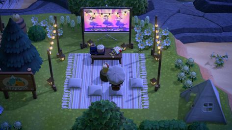 Animal Crossing Movie Screen, Animal Crossing Beach Movie Theater, Animal Crossing Projector Screen, Movie Theatre Animal Crossing, Acnh Theater Design, Animal Crossing Outdoor Theater, Movie Area Acnh, Acnh Cinema Design, Animal Crossing Theater