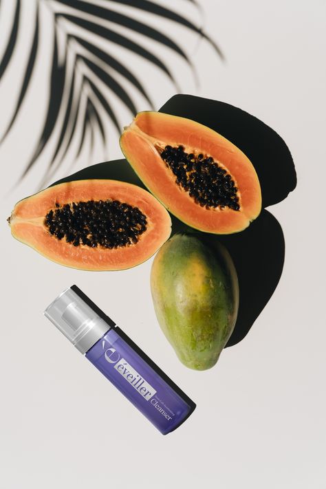 Prevent visible signs of aging, soften and nourish the skin. Ideal for all skin types. Papaya Benefits, Papaya Seeds, Vegan Perfume, Papaya Enzyme, Fruit Benefits, Papaya Fruits, Roll On Perfume, Natural Exfoliant, Spicy Fragrance