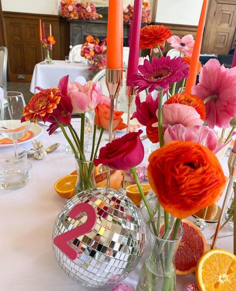 All things bright and absolutely beautiful! We are in love with all the details @theprettyprop 🧡💞🙌🏼 Featuring our inline scallop flioor mat 😍 #weddingdecor #partyfloormats #partydecor Elegant Cocktail Party Decor, Wedding Table Decorations Colourful, Colourful Party Decor, Colorful Chic Wedding, Fun Wedding Party Ideas, Colourful Event Decor, Funky Wedding Centerpieces, Vibrant Wedding Florals, Colourful Table Decor