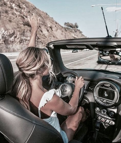 ig: jordanlivv <3 Girl Driving, Foto Cars, Artsy Pics, Cara Jourdan, Car Poses, Girls Driving, Festival Bride, Convertible Car, Kid Friendly Travel Destinations