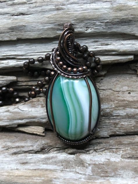 Green and White Agate Pendant Necklace, Copper Wire wrapped Agate Pendant, Agate Pendant Necklace Bear Claw Necklace, Pyrite Pendant, Silver Drop Necklace, Silver Dragon Necklace, Mystical Jewelry, Horn Jewelry, Agate Pendant Necklace, Brown Necklace, Medieval Jewelry