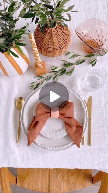 How To Knot Napkin, Ways To Fold Linen Napkins, How To Fold Napkins With Ring, Bow Napkin Folding, Ribbon Napkin Rings, Napkin Ring Folding, Napkin Bow, Ribbon Folding, Beautiful Napkin Folding