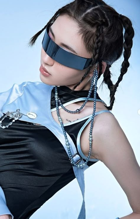 Futuristic Fashion Editorial Photography, Cyberpunk Reference Photo, Futuristic Portrait Photography, Futuristic Fashion Photoshoot, Y2k Futuristic Fashion, Futuristic Dystopian Fashion, Futuristic Poses, Cyberpunk Outfits Female, Futuristic Aesthetic Outfit