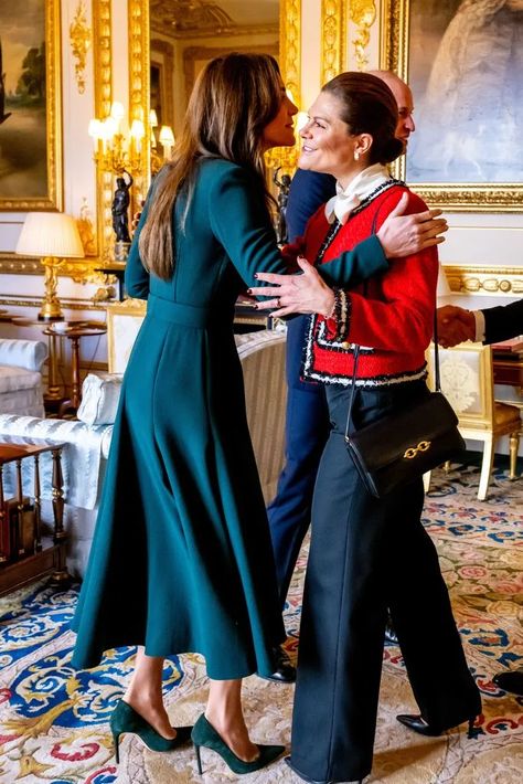 Kate Middleton shows off new hair as she welcomes Crown Princess Victoria and Prince Daniel of Sweden to Windsor Castle | HELLO! Kroonprinses Victoria, Princesse Kate Middleton, Victoria Prince, Prins William, Princess Katherine, Kate Middleton Prince William, Kate Dress, Princess Victoria Of Sweden, Prince Daniel