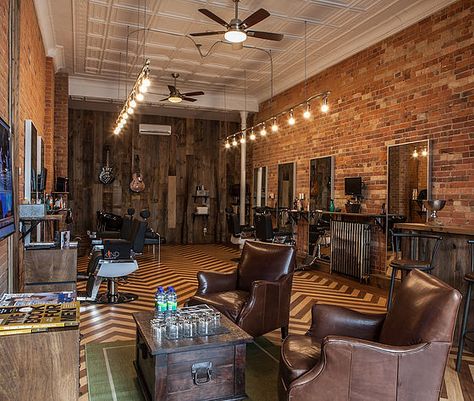 Modern Barber Shop, Barber Shop Vintage, Barbershop Design Interior, Best Barber Shop, Barber Haircuts, Barber Shop Interior, Nail Salon Interior Design, Hair Salon Interior, Barbershop Design