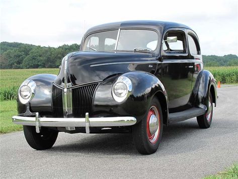 Obs Truck, Old Fashioned Cars, Ford Convertible, 1940 Ford, Cars Theme Birthday Party, Ford Cars, Car Magazine, American Cars, Car Ford