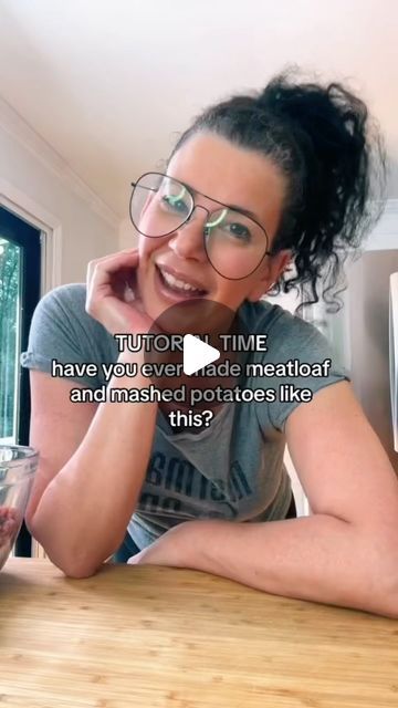 Iléna Tovia on Instagram: "Do you like meat and potatoes? How about Meatloaf and Mashed Potatoes.  #meatloaf #homecooking #DinnerIdeas #momlife" Ground Meat And Potatoes Recipes, Meatloaf And Mashed Potatoes, Meat And Potatoes Recipes, Baked Meatloaf, Meat And Potatoes, Potato Roll, Camping Recipes, Ground Meat, Easy Dinners