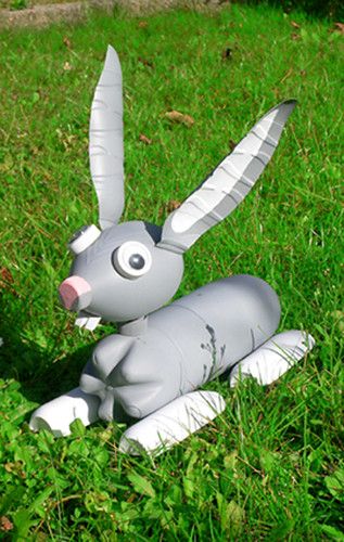 lapin art recyclage plastique | lexuor | Flickr Plastic Container Crafts, Handmade Garden Art, Diy Garden Decor Projects, Plastic Bottle Planter, Girls Room Diy, Recycling For Kids, Recycled Crafts Kids, Children's Church Crafts, Plastic Bottle Art