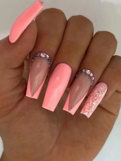 Coral Nail Designs, Coral Acrylic Nails, Coral Pink Nails, Spring Nails Gel, Coral Nails With Design, Coral Nail, Spring Nails Ideas, Nails Gel Polish, Peach Nails