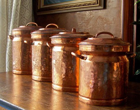 turkish copper canister set Cooking Utensil Storage Copper, Kitchen Ideas Decoration, Copper Pots And Pans, Copper Bakeware, Copper Salt And Pepper Shakers, Copper Canisters, Vintage Canister Sets, Vintage Copper Pots, Kitchen Canister Set