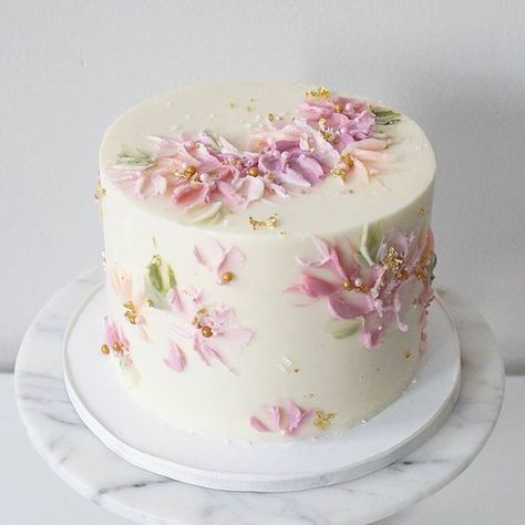 Soul Cake, Cake With Flowers, Buttercream Flower Cake, Easy Cake Decorating, Painted Cakes, Gorgeous Cakes, Floral Cake, Cake Decorating Tips, Cake Decorating Techniques