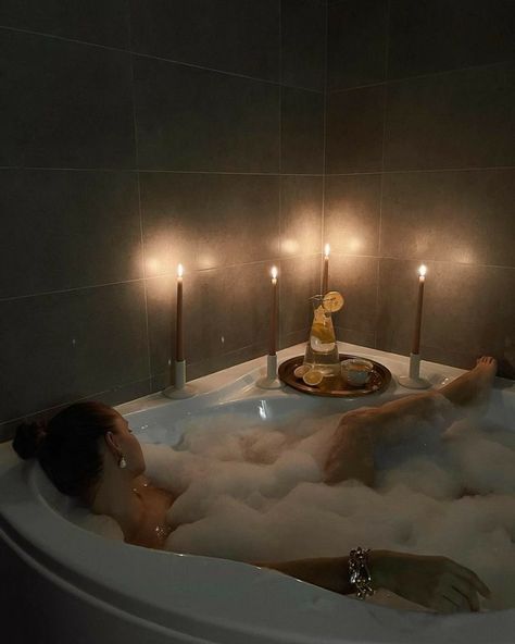 Bathtub Aesthetic, Bath Aesthetic, Classy Aesthetic, Dream Lifestyle, Instagrammer, Bubble Bath, Bath Time, Luxury Life, Dream Life