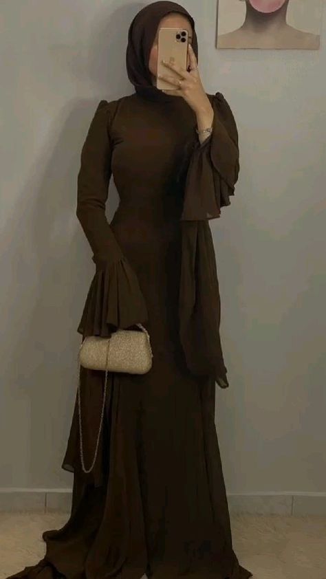 Brown Dress Hijab, Soiree Outfits For Hijab, Hijabi Dresses Soiree, Muslim Fashion Dress Simple, Dress Hijab Soiree, Khimar Fashion, Event Dresses Classy, Velvet Gowns, Hijab Soiree