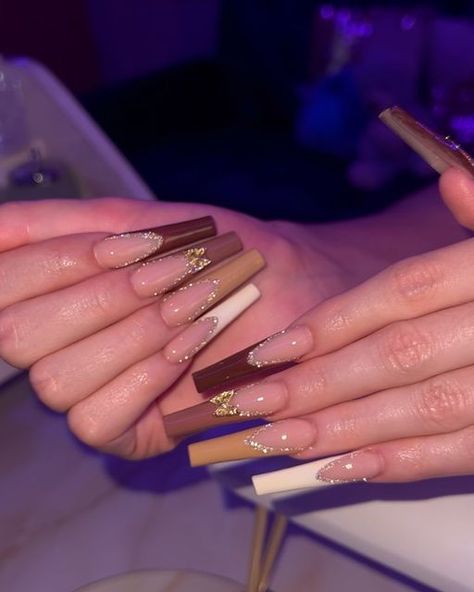 Brown Nails Acrylic Medium Length, Brown French Tip Nails With Gold, Earth Tone French Tip Nails, Brown Tones Nails, Brown Frenchies Nail, Brown Acrylic Nails Square, Brown Birthday Nails, Brown Frenchies, Designs For Long Nails