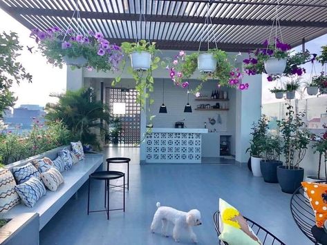 Rooftop Patio Design, Home Designs Exterior, Terrace Garden Design, Terrace Decor, Rooftop Terrace Design, Rooftop Design, Indian Home Design, Dream Apartment Decor, House Arch Design