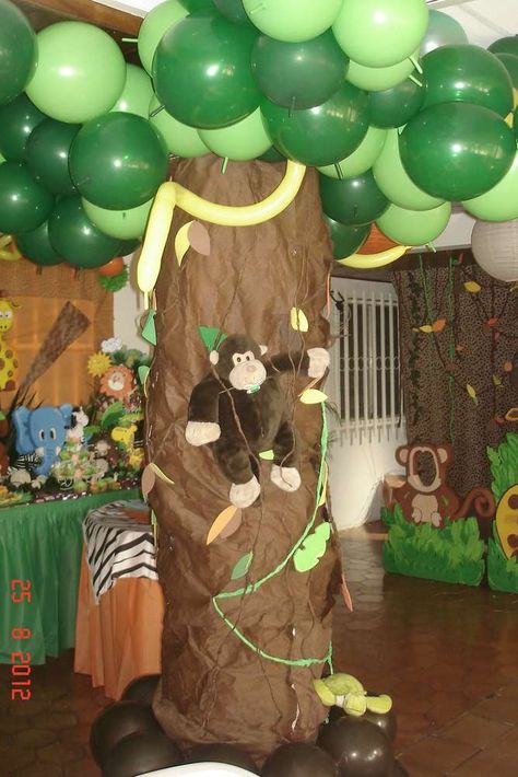 jungle animals Birthday Party Ideas | Photo 20 of 32 | Catch My Party Animals Birthday Party Ideas, Animals Birthday Party, Balloon Tree, Jungle Theme Parties, Jungle Theme Birthday, Jungle Birthday Party, Jungle Safari Party, Zoo Birthday, Zoo Party