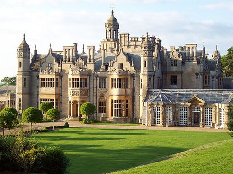 Harlaxton College, Grantham, England College Exterior, Grantham England, Black Manor, English Manor Houses, Castle Mansion, Castle Aesthetic, Dream Mansion, English Manor, Manor Houses