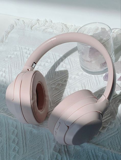 Fone Apple, Headphone Decoration, Better Than The Movies, Pink Headphones, Cute Headphones, Apple Headphone, Pink Girly Things, Girly Accessories, Beats Headphones