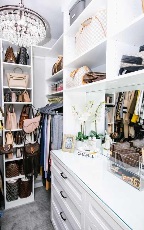 Glamorous Closet Walk In, Custom Closet With Vanity, Closet Chandelier Small Walk In, Gold Walk In Closet, Womens Closet Organization, Mini Dressing Room, Boujee Closet, Mini Chandelier Closet, Aesthetic Shoe Rack