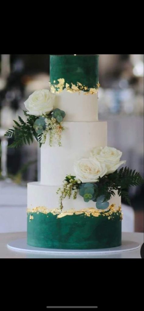 Emerald Green Gold Cake, Hunter Green And Gold Wedding Cake, Dark Green And White Wedding Cake, Emerald Green Cake Wedding, Dark Green And Gold Cake, Navy Emerald Gold Wedding, Dark Green And Gold Wedding Cake, Emerald Green Wedding Cakes, Easy Wedding Cake Ideas