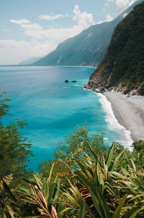 The 10 Best Taiwan Beaches You Need To Visit During Your Trip 1 Explore China, Taiwan Travel, Adventure Travel Explore, Taipei Taiwan, Travel Nature, Palau, China Travel, Most Beautiful Beaches, Travel Trip