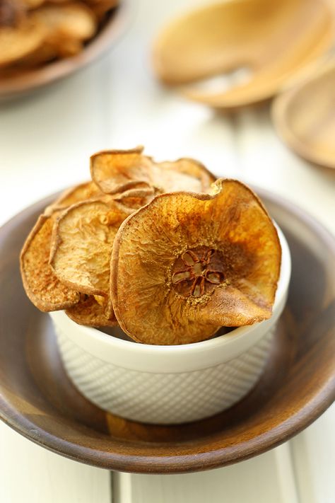 Baked Asian Pear Chips and other interesting reads from The Healthy Maven. Pear Chips, 200 Calorie Snacks, Baked Pear, Desk Snacks, Spiced Almonds, Baked Pears, Sweet Potato Muffins, No Calorie Snacks, Sweet Snacks Recipes