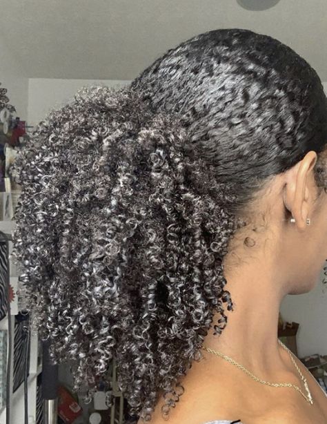 Pelo Afro, Natural Human Hair, Hairdos For Curly Hair, Natural Curls Hairstyles, Curly Hair Inspiration, Curly Girl Hairstyles, Penteado Cabelo Curto, Natural Hair Tips, Full Screen