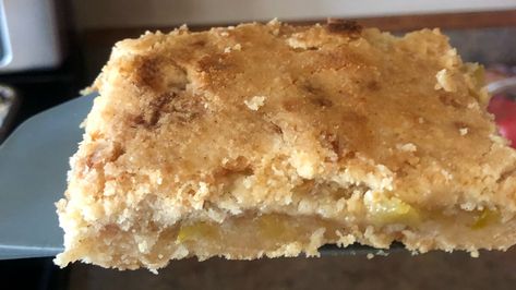 Zucchini Apple Pie Filling, Zucchini Apple Pie, Mock Apple Pie, Chili Dip Recipes, Apple Pie Filling Recipe, Zucchini Bars, Slab Pie Recipes, Pie Bars Recipe, Zucchini Recipes Dessert